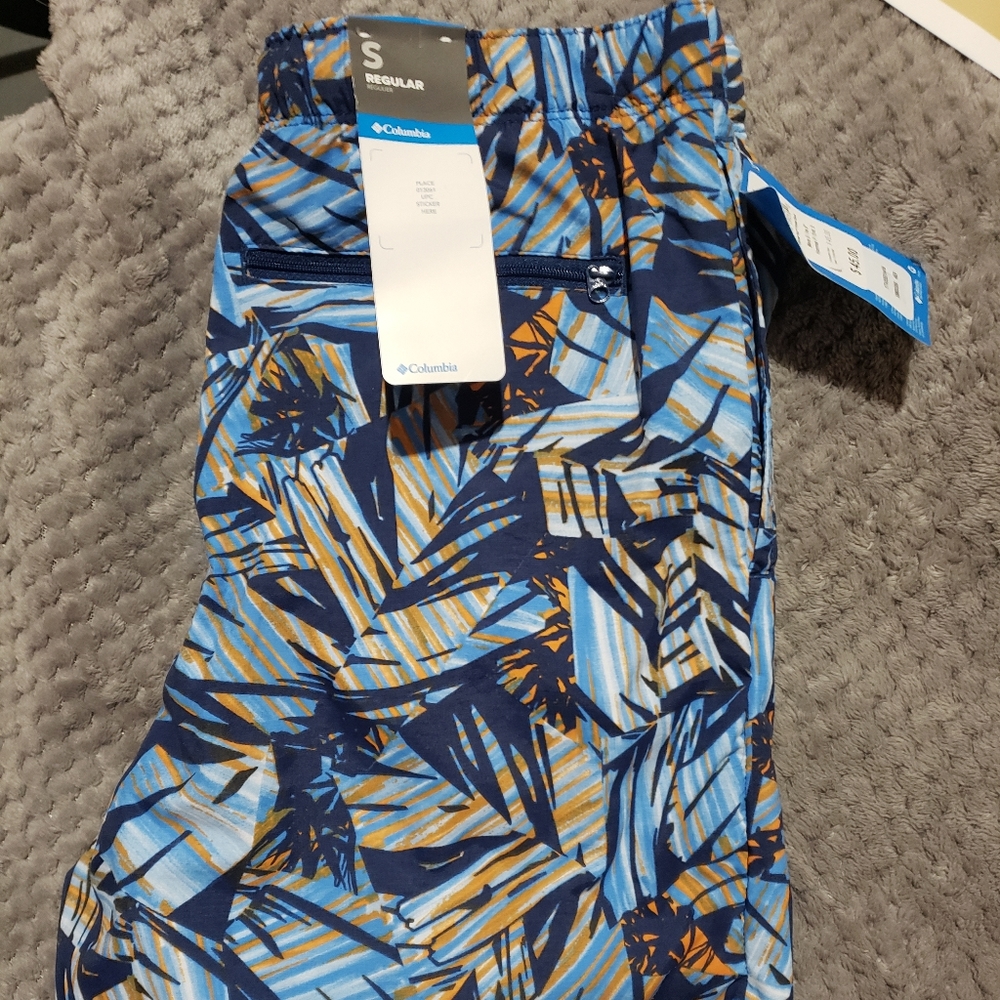 Nwt Columbia flat water shorts small